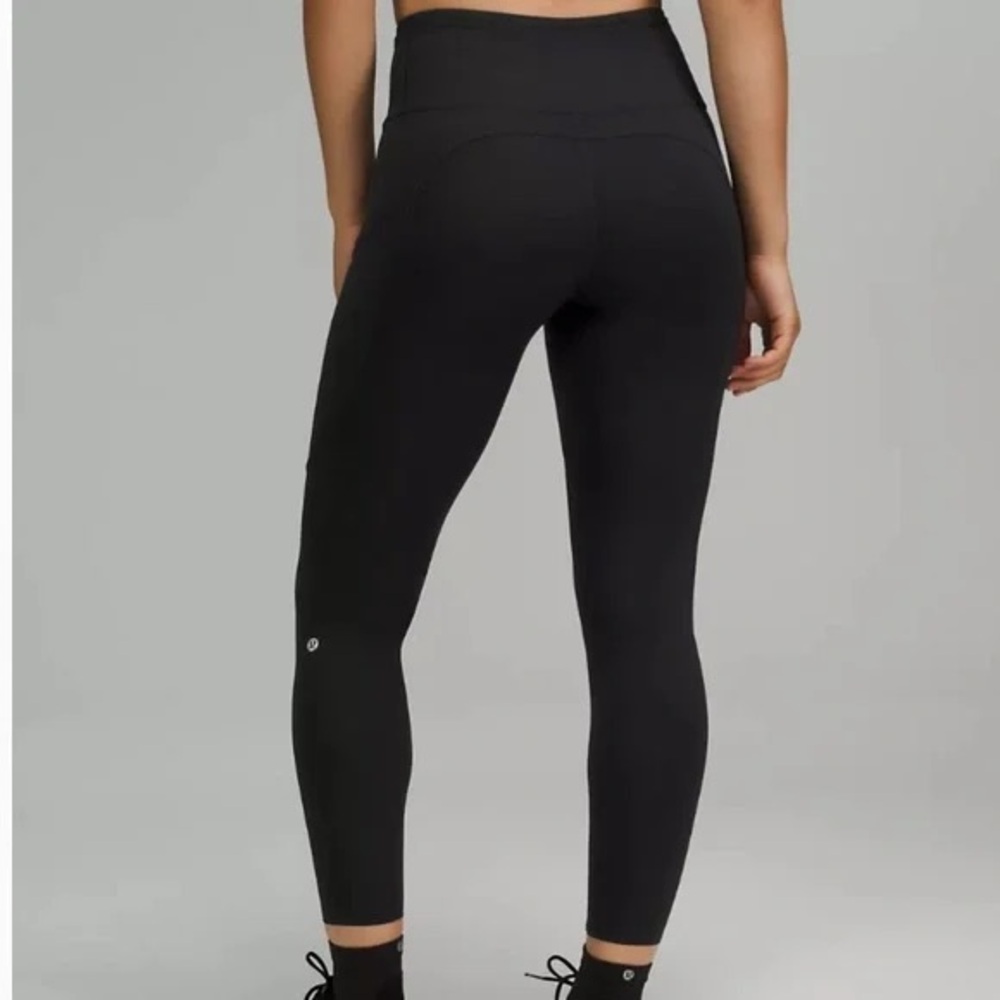 Lululemon side pocket size 4